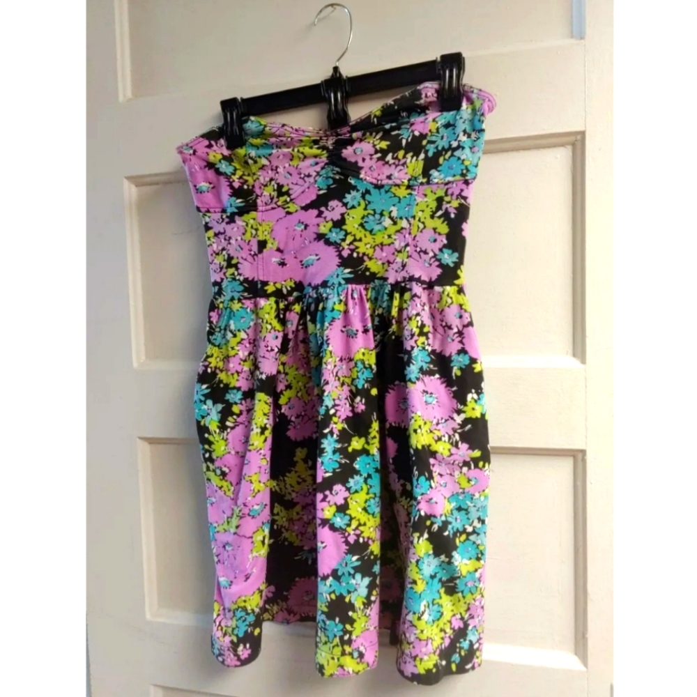 Floral corset style strapless dress